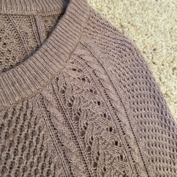 NICE Loft Sweater
Brown/Tan (Size M)
Beautiful details with sleeve/bottom slits - Picture 4 of 6